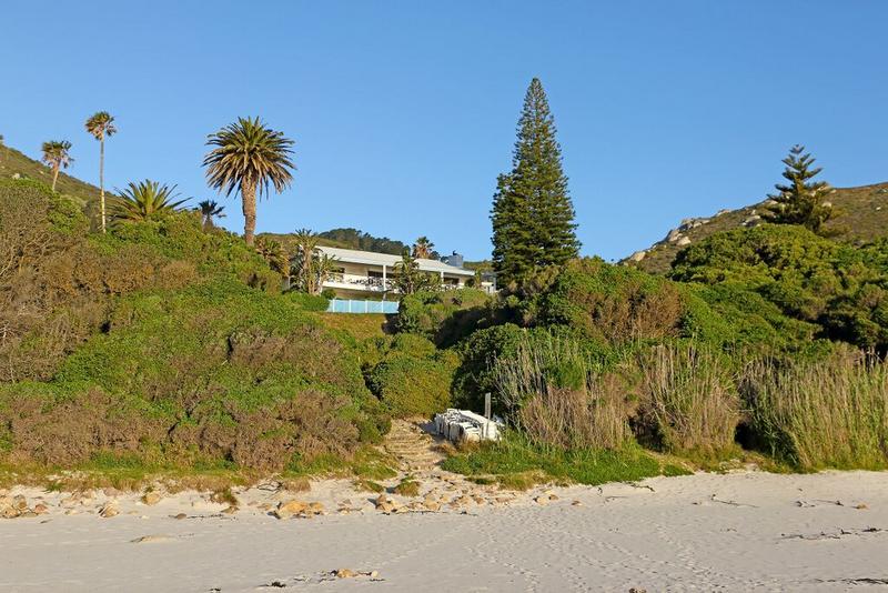To Let 7 Bedroom Property for Rent in Llandudno Western Cape